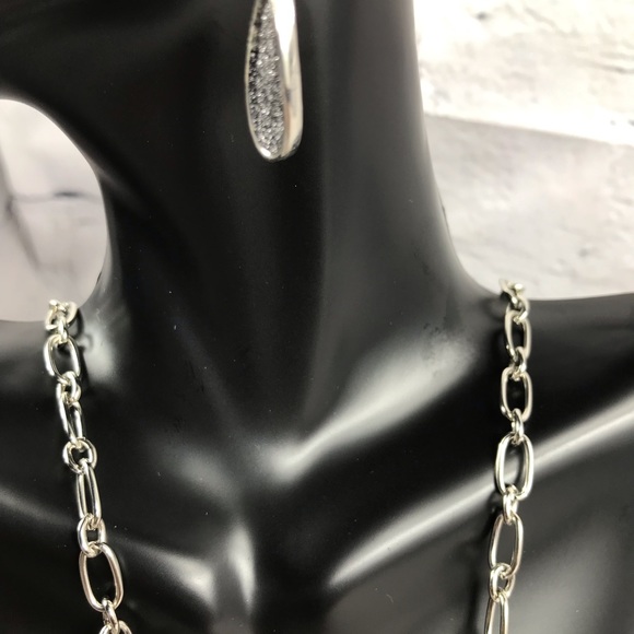 Jewelry - Picture 11 of 11